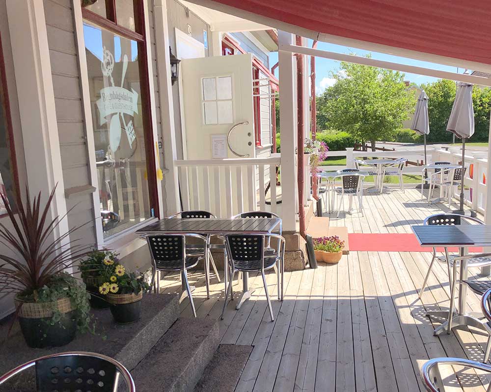 Regnbågsdalen pensionat bistro restaurang café bed and breakfast pub i Ingatorp Småland